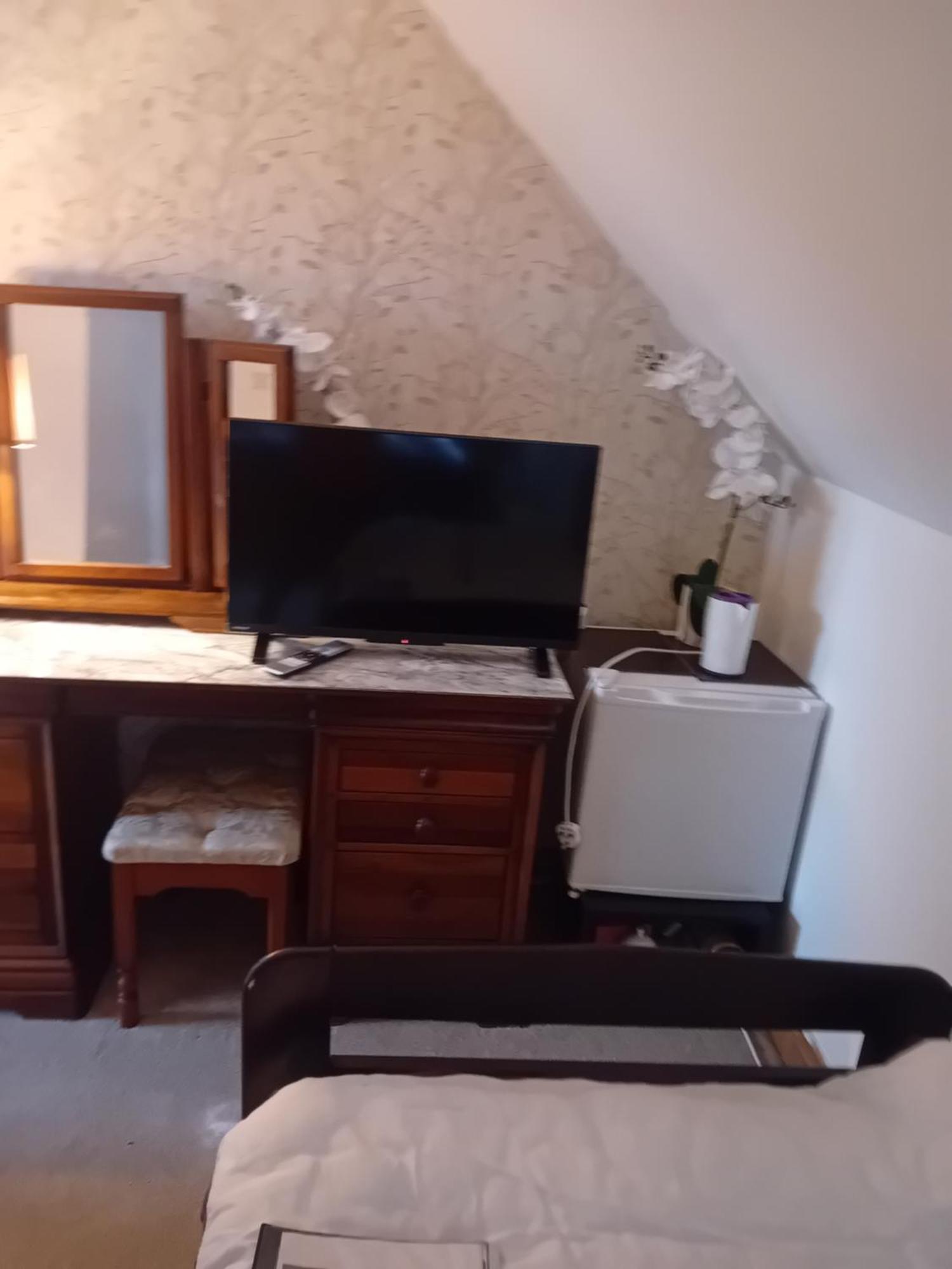 Annaswood B&B Cahir Bagian luar foto