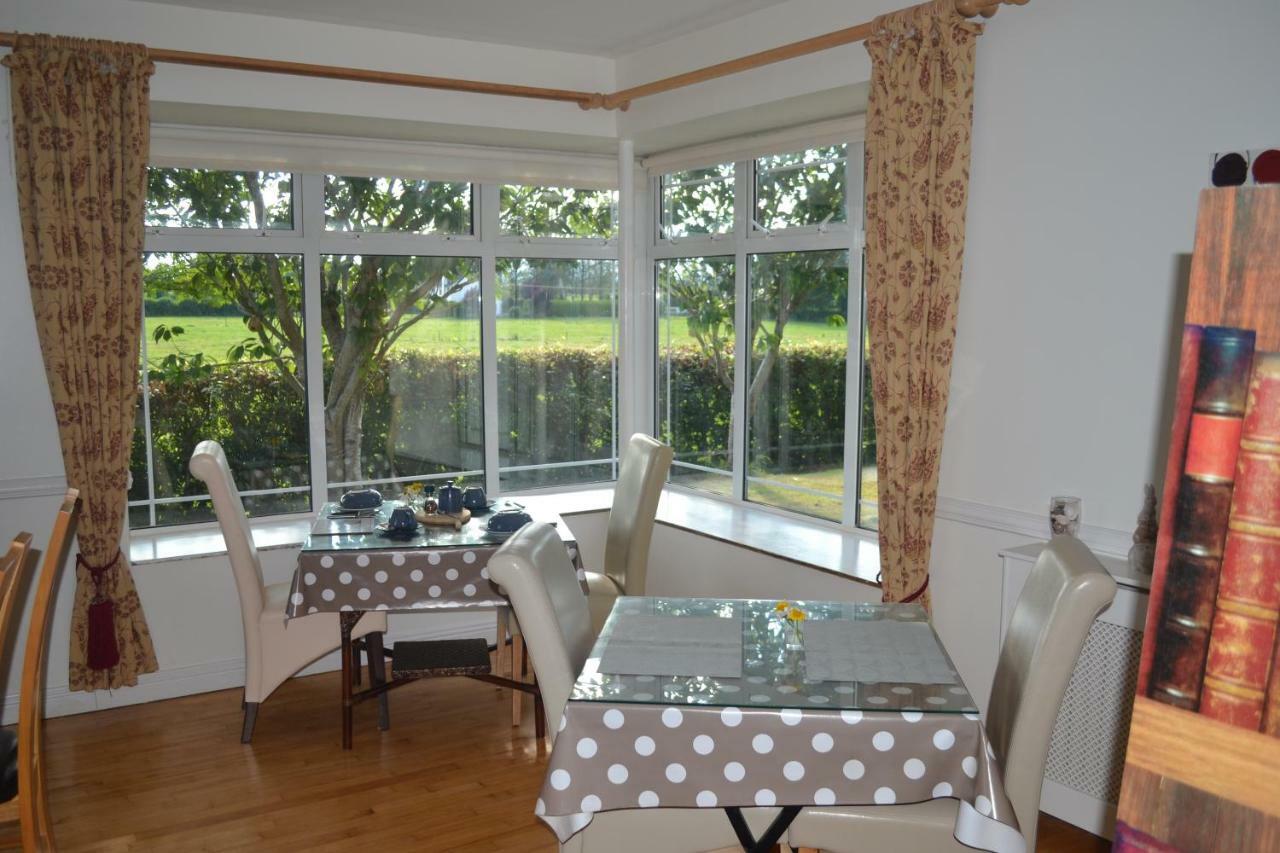 Annaswood B&B Cahir Bagian luar foto
