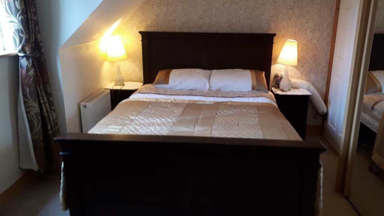 Annaswood B&B Cahir Bagian luar foto